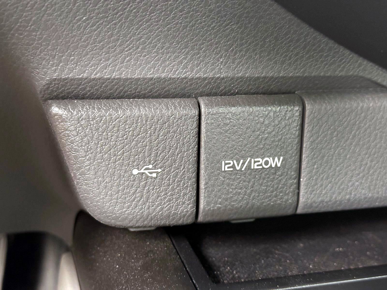 Used 2024 Toyota Camry SE w/ Cold Weather Package AWD/4WD image 19