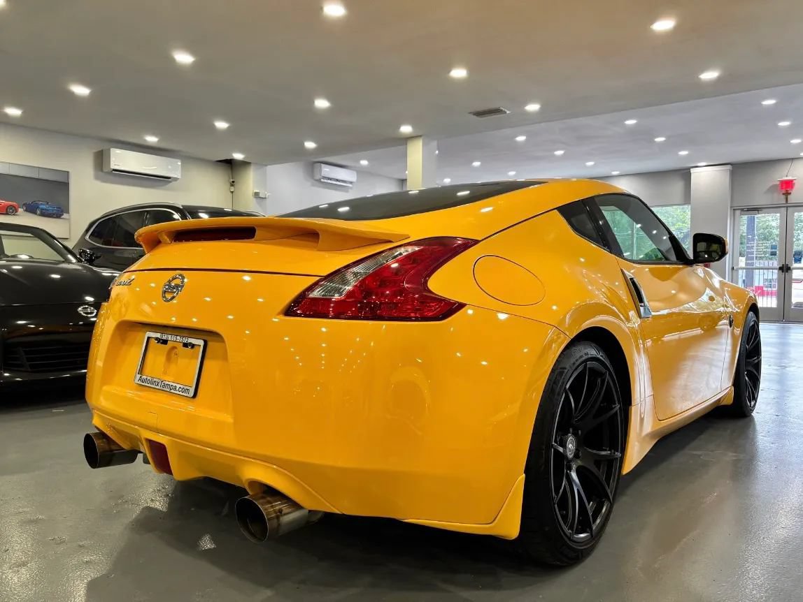 Used 2017 Nissan 370Z Coupe RWD image 7