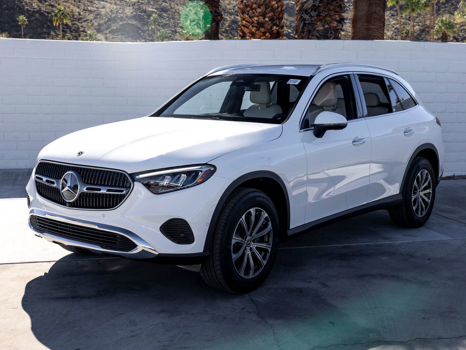 Used 2026 Mercedes-Benz GLC 300 image 1