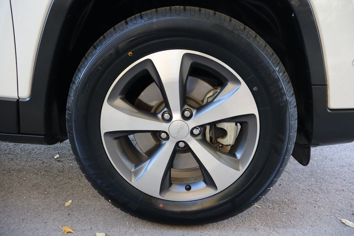 Used 2022 Jeep Cherokee Limited image 44