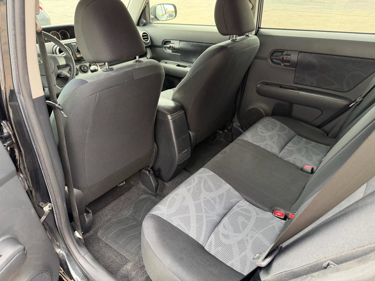 Used 2012 Scion xB FWD image 13