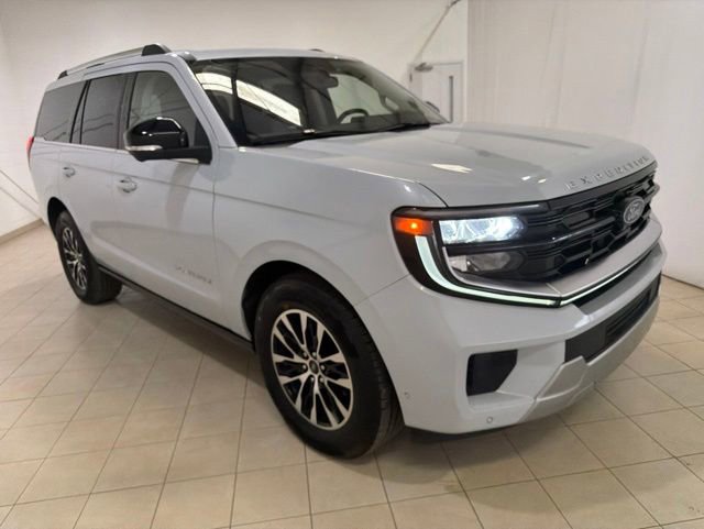 Used 2025 Ford Expedition Platinum AWD/4WD image 8
