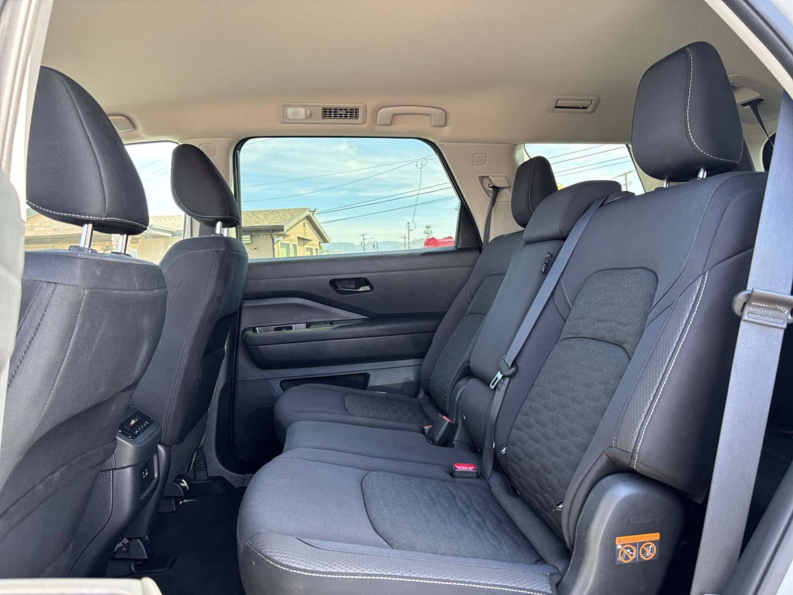 Used 2025 Nissan Pathfinder SV AWD/4WD image 23