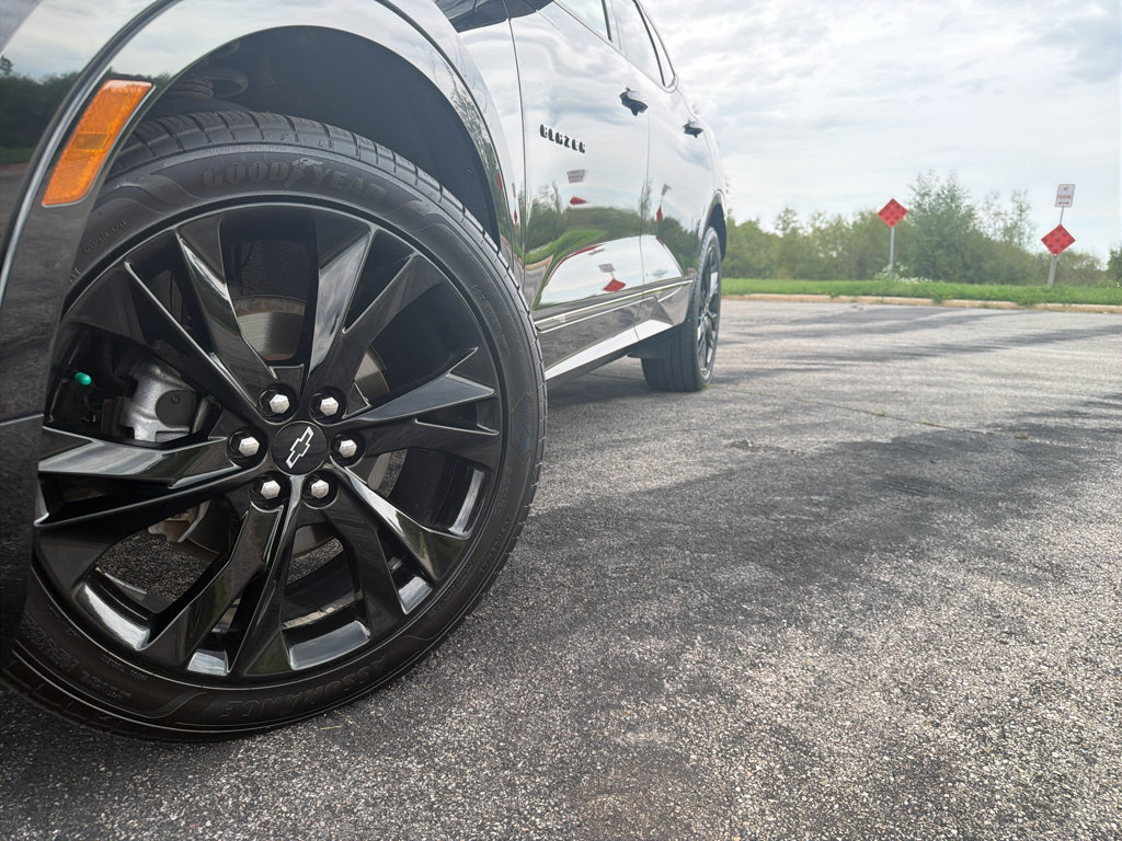 Used 2021 Chevrolet Blazer RS w/ Enhanced Convenience Package AWD/4WD image 9