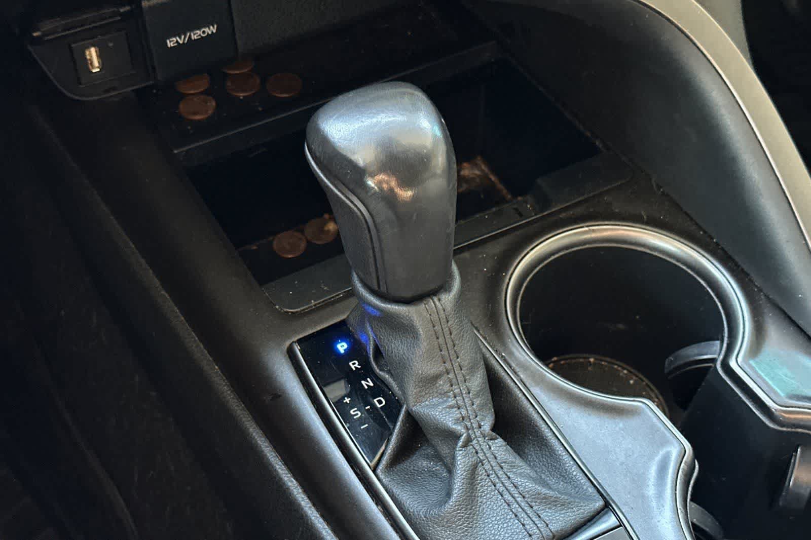 Used 2022 Toyota Camry SE FWD image 21