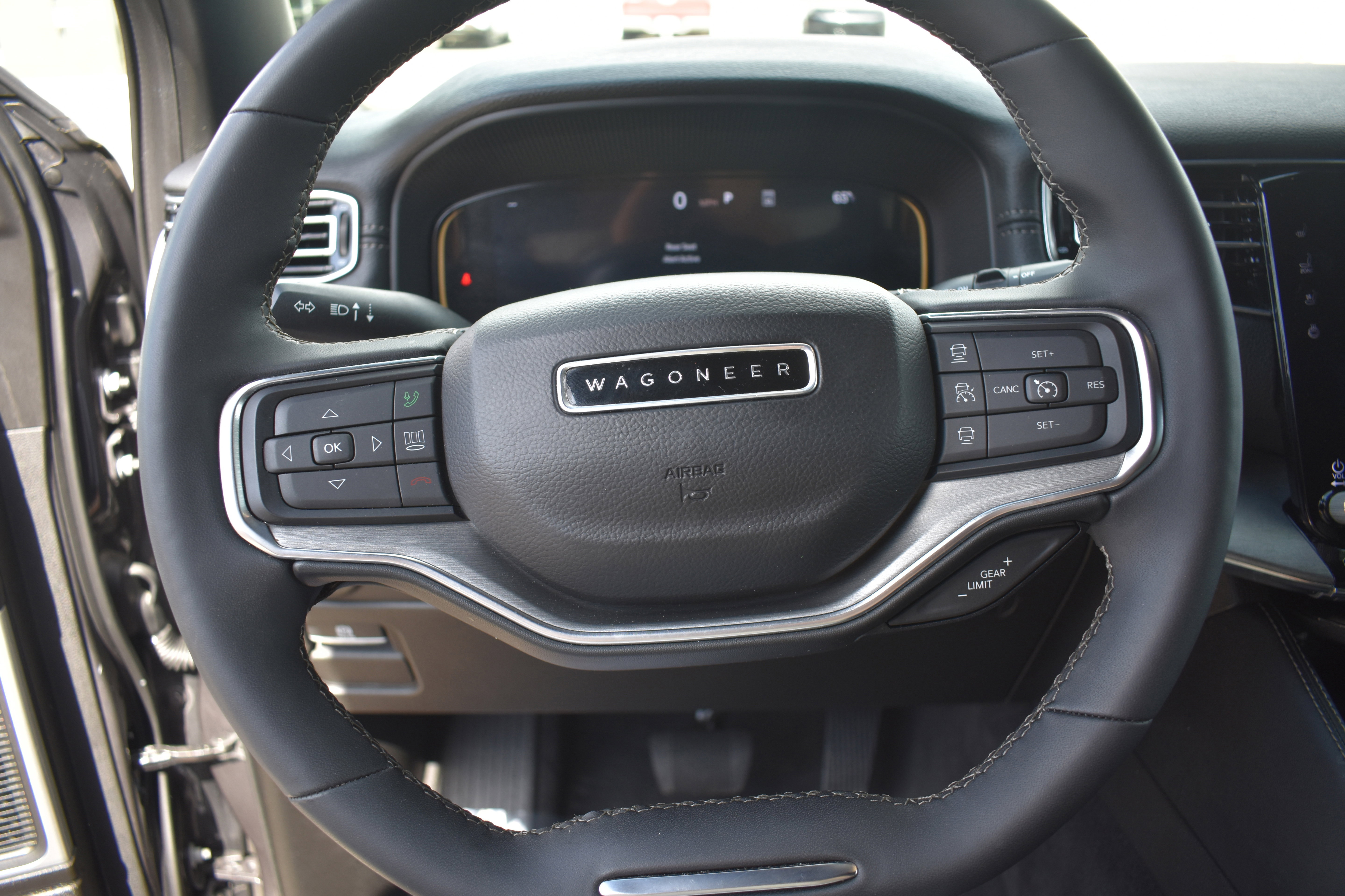 Used 2024 Jeep Wagoneer Series II w/ Convenience Group I image 13