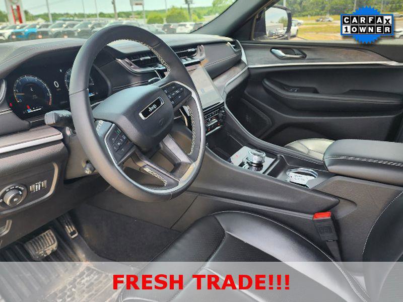 Used 2024 Jeep Grand Cherokee L Limited w/ Luxury Tech Group II AWD/4WD image 8