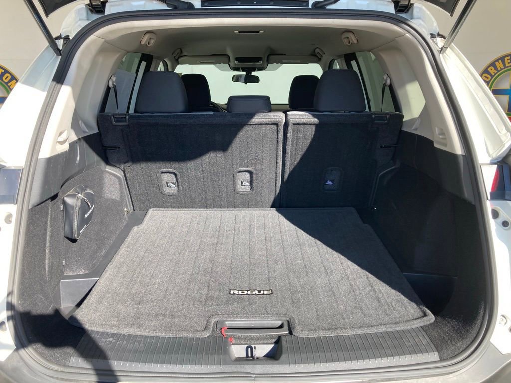 Used 2023 Nissan Rogue SV image 24
