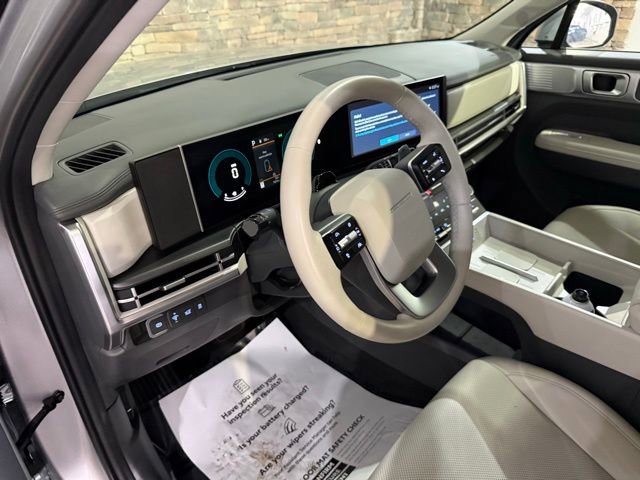 Used 2025 Hyundai Santa Fe SEL image 3