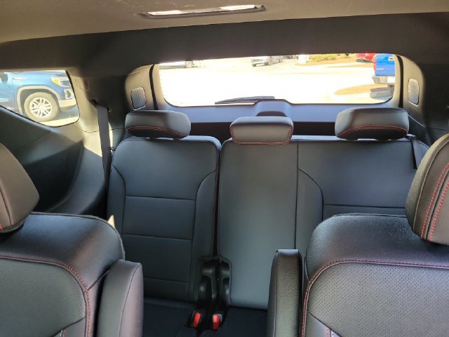 Used 2025 Chevrolet Traverse Z71 w/ Enhanced Driving Package AWD/4WD image 12
