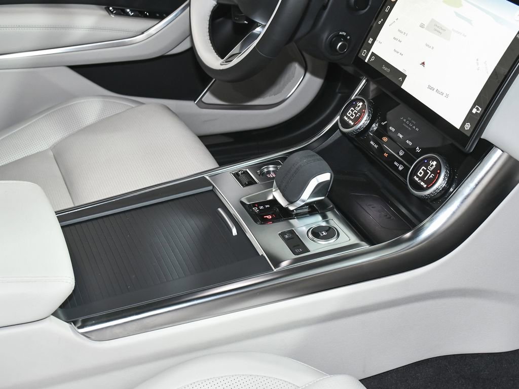 Used 2024 Jaguar XF R-Dynamic SE image 63