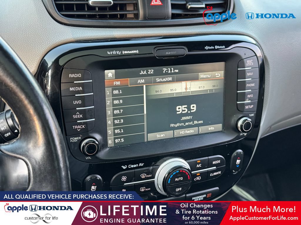 Used 2016 Kia Soul + w/ Primo Package FWD image 12