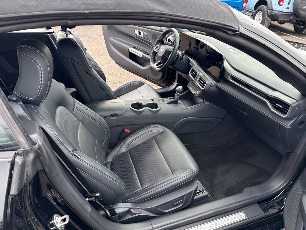 Used 2025 Ford Mustang GT Premium image 38
