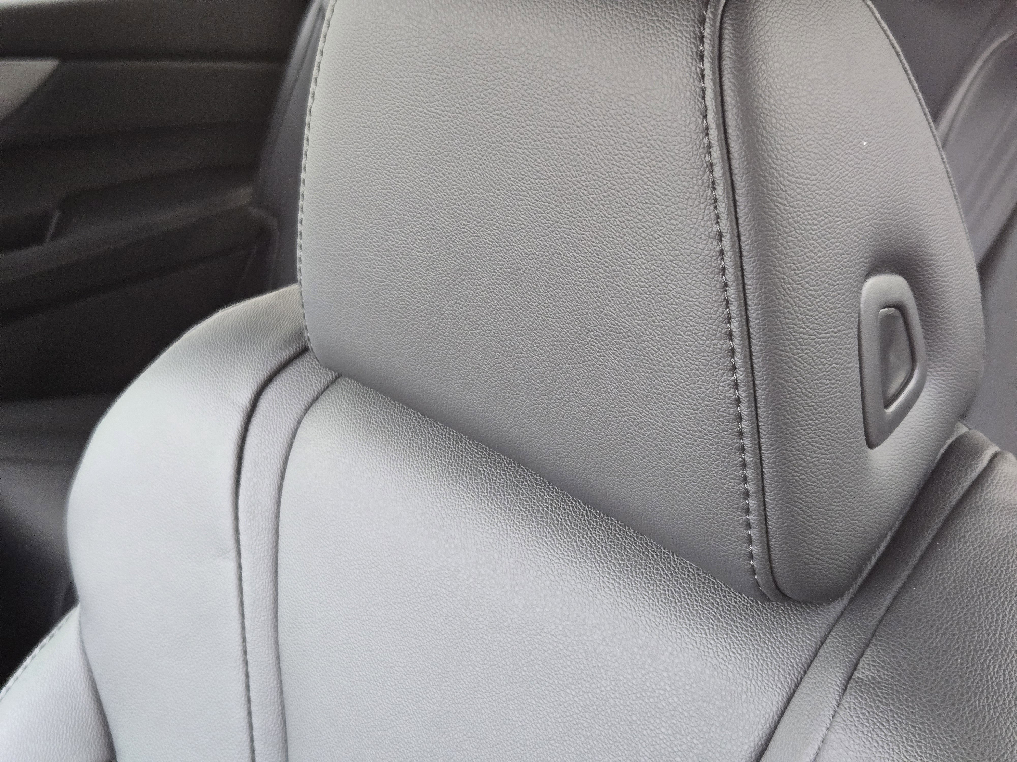 New 2026 Acura MDX SH-AWD image 18