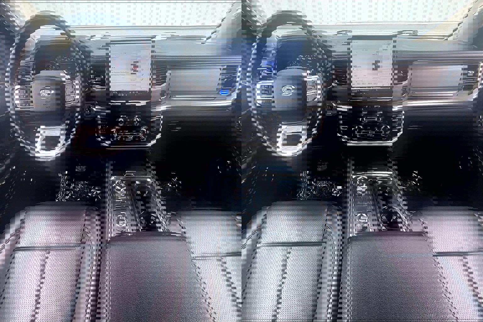 Used 2024 Ford Expedition XLT image 19