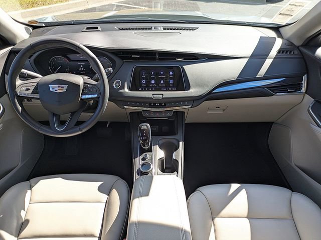 Certified 2023 Cadillac XT4 Luxury w/ Cold Weather Package image 16