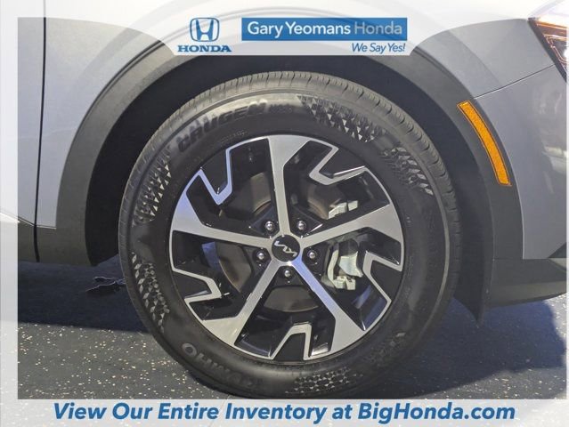 Used 2025 Kia Sportage EX w/ Premium Package image 15