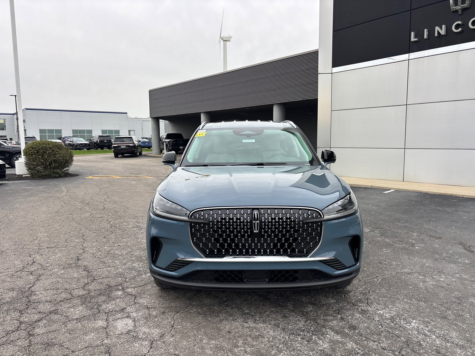 New 2026 Lincoln Aviator AWD image 2