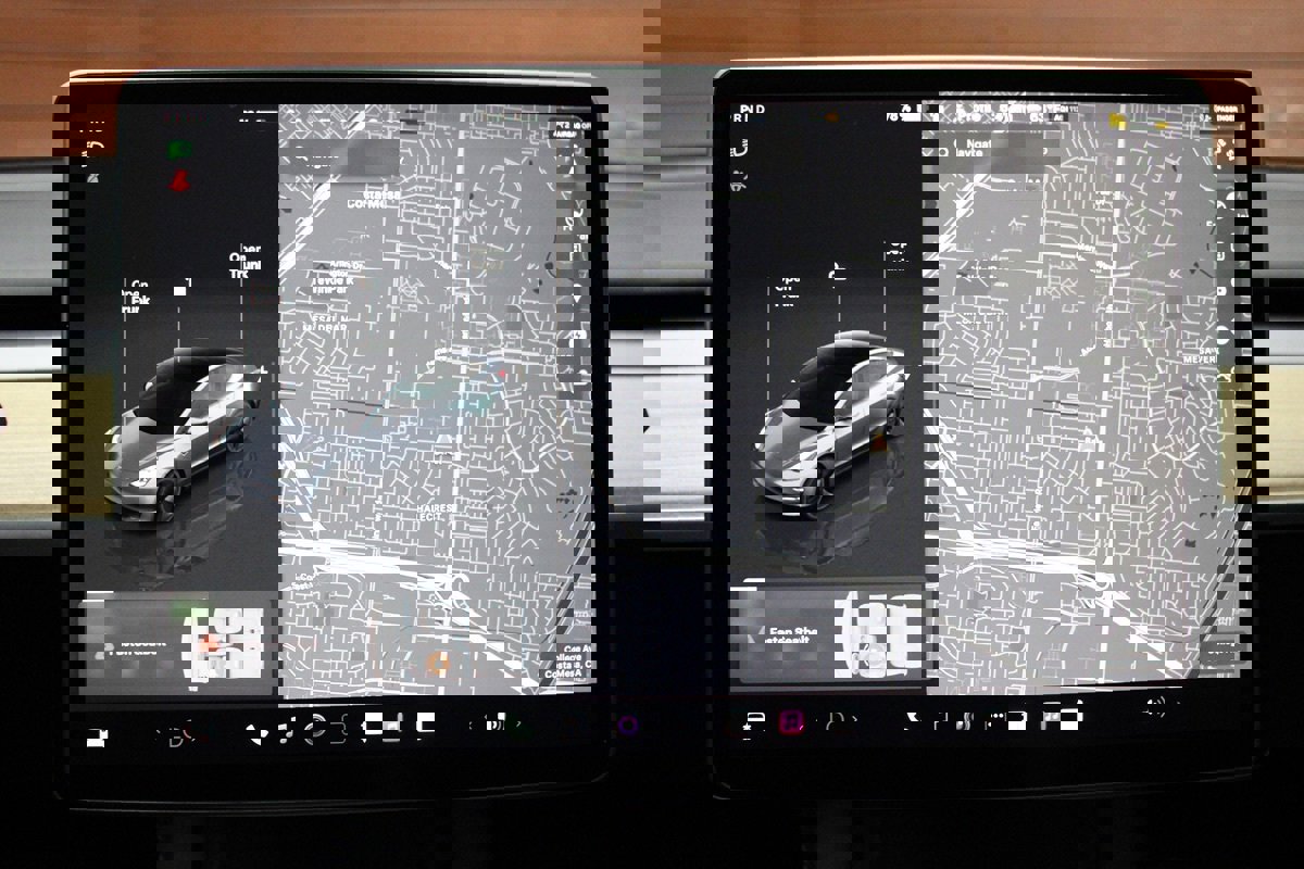 Used 2023 Tesla Model 3 Standard Range image 23