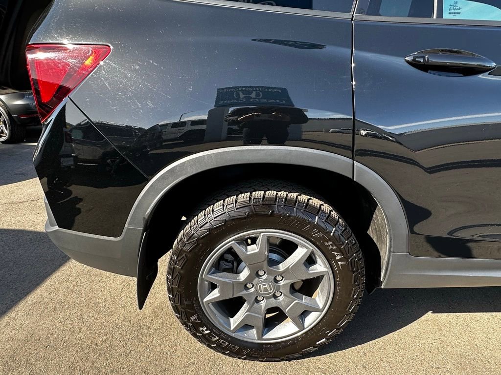 Used 2025 Honda Passport TrailSport image 5