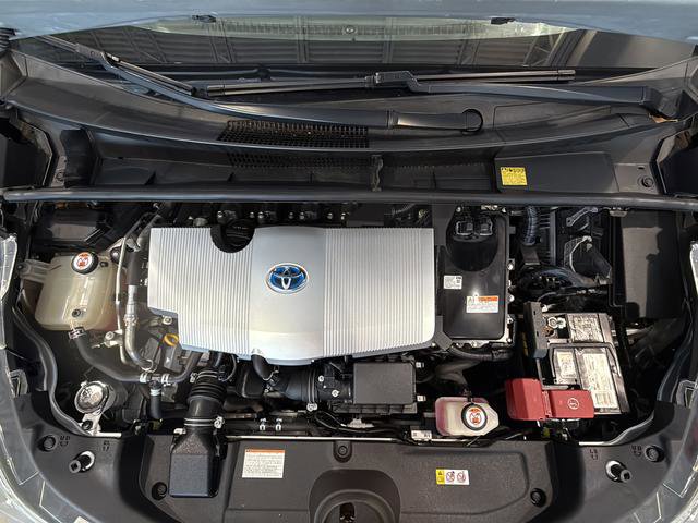 Used 2017 Toyota Prius Three image 43