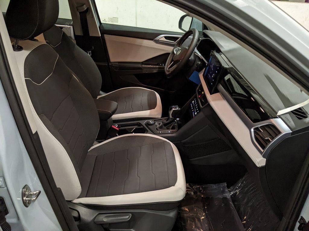 New 2026 Volkswagen Taos SE image 21