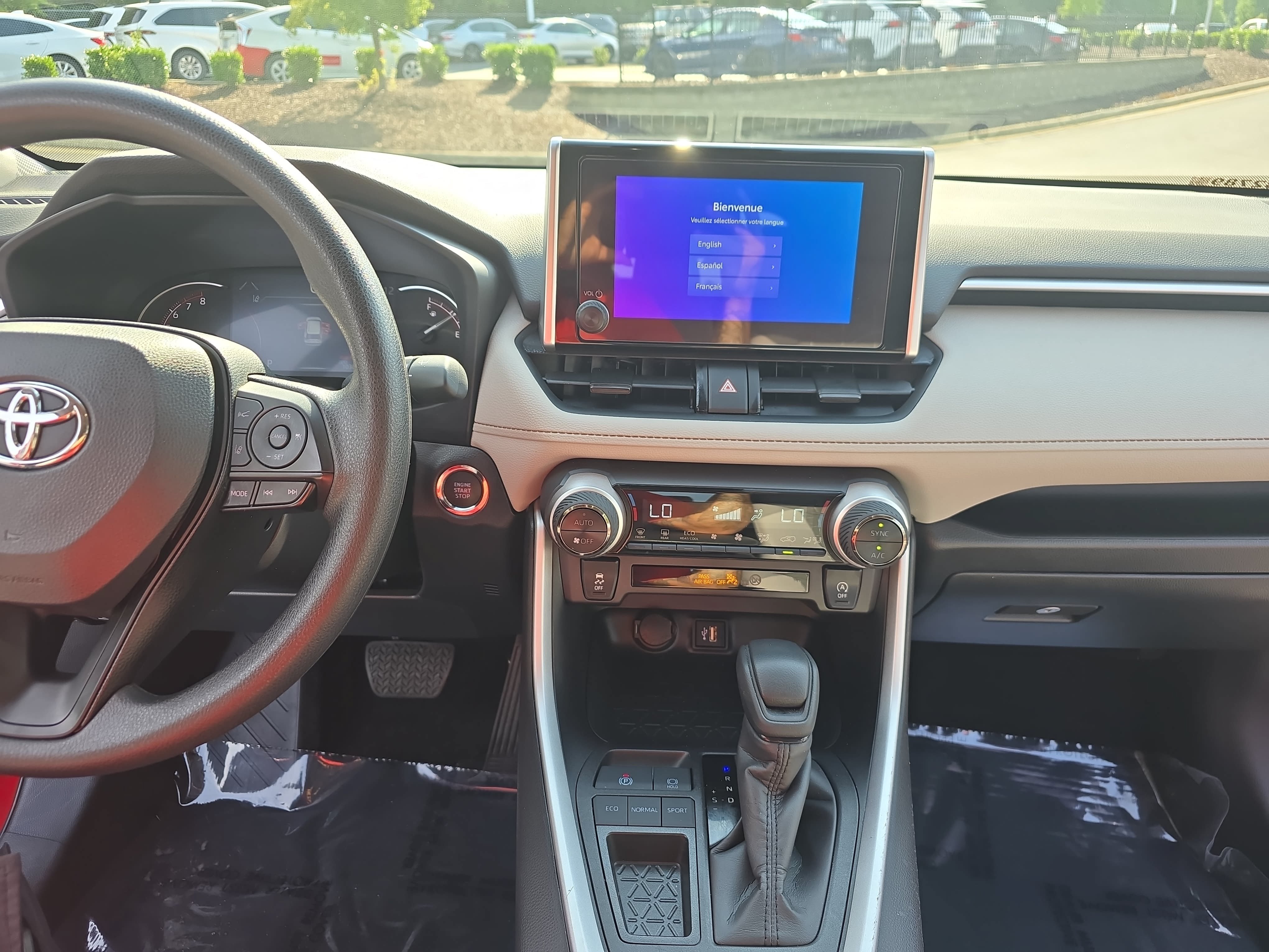 Used 2025 Toyota RAV4 XLE w/ Convenience Package FWD image 20