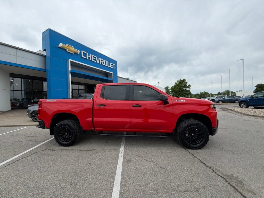 Used 2019 Chevrolet Silverado 1500 LT Trail Boss w/ Convenience Package AWD/4WD image 2