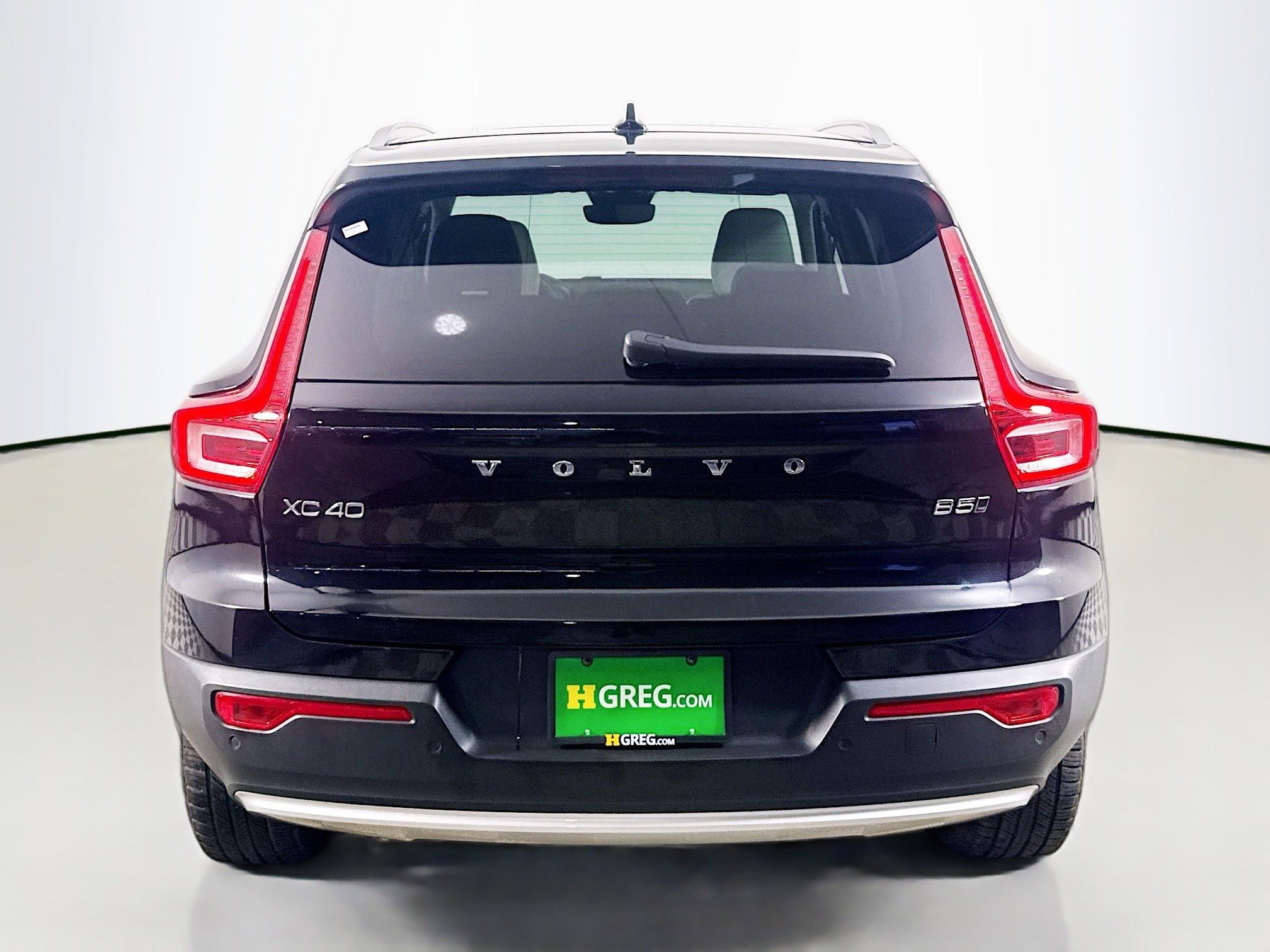 Used 2024 Volvo XC40 B5 Plus image 8