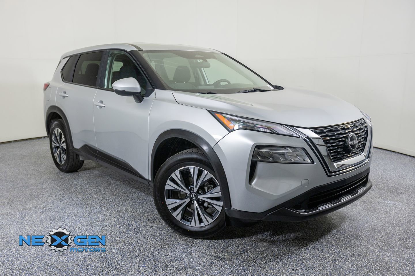 Used 2022 Nissan Rogue SV AWD/4WD image 1