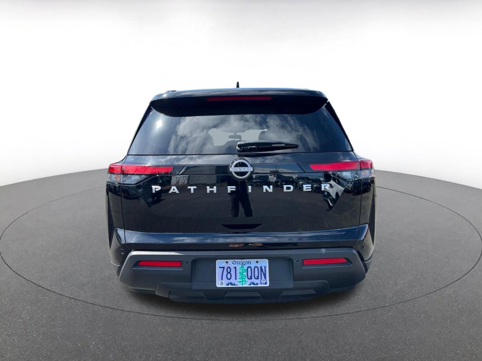 Used 2025 Nissan Pathfinder SV FWD image 6