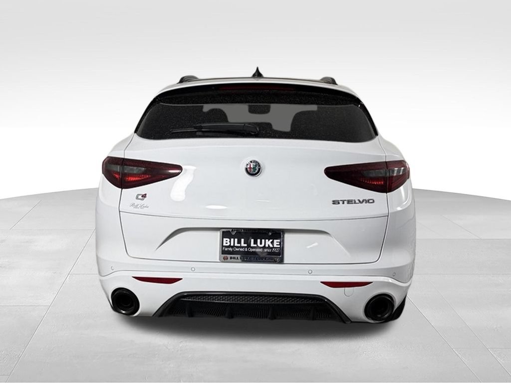 Used 2023 Alfa Romeo Stelvio Veloce AWD/4WD image 8