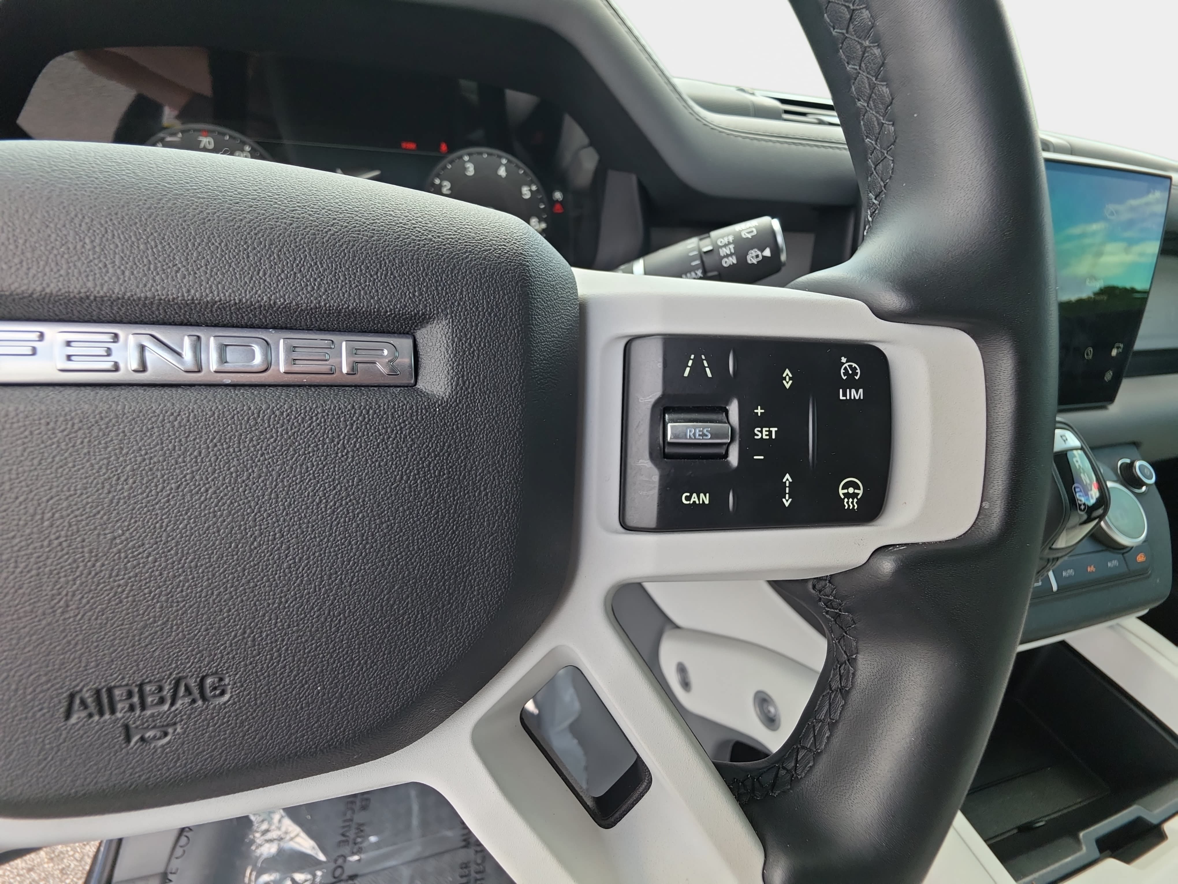 Certified 2025 Land Rover Defender 110 S AWD/4WD image 17