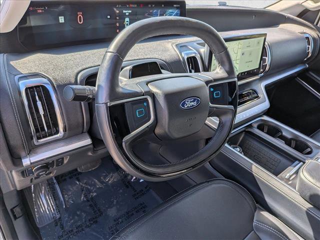 Used 2025 Ford Expedition Platinum AWD/4WD image 10