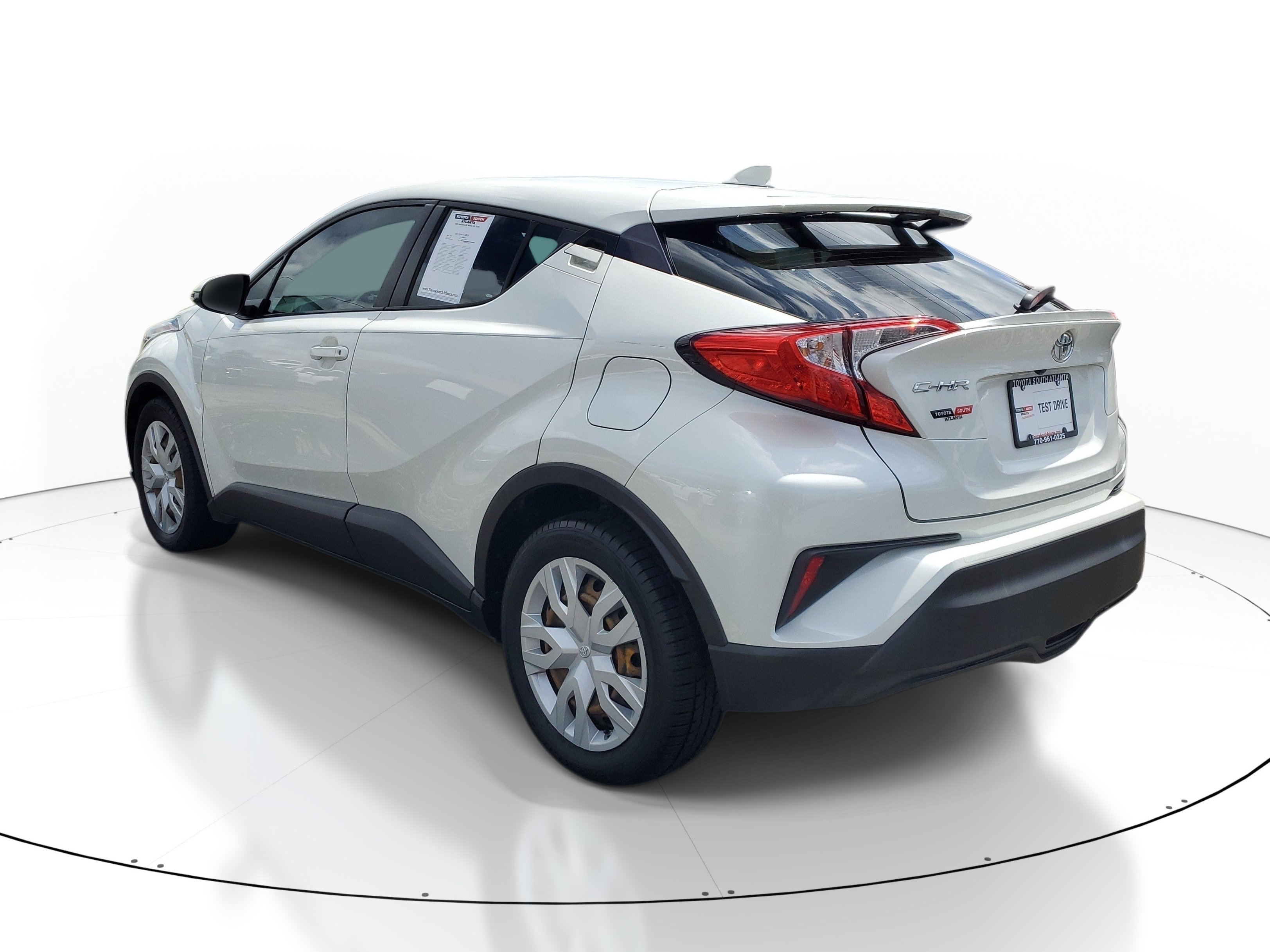 Used 2021 Toyota C-HR LE FWD image 4