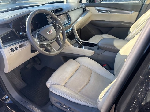 Used 2017 Cadillac XT5 Luxury w/ Driver Awareness Package image 7