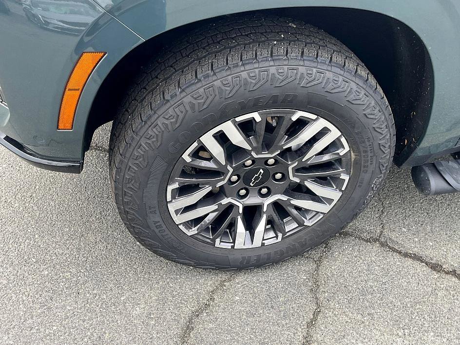 Used 2025 Chevrolet Tahoe Z71 w/ Comfort Package image 12