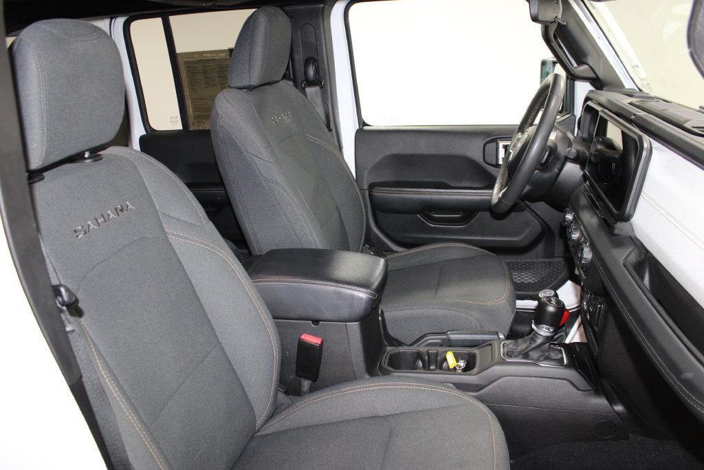 Used 2024 Jeep Wrangler Unlimited Sahara AWD/4WD image 23