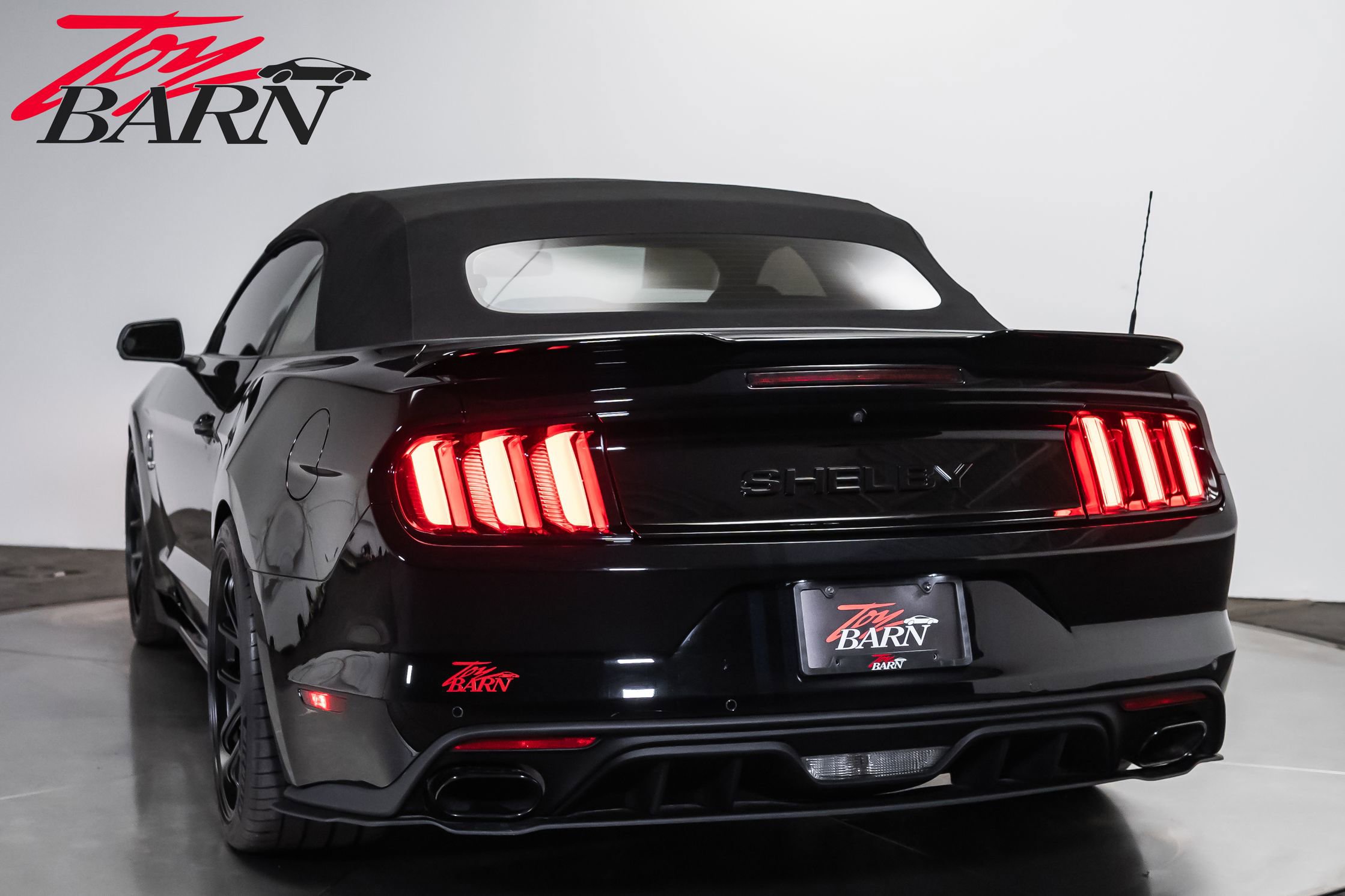 Used 2017 Ford Mustang GT Premium w/ Equipment Group 401A RWD image 21