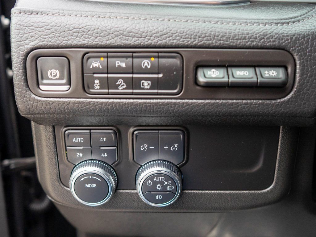 Used 2024 GMC Yukon Denali AWD/4WD image 21