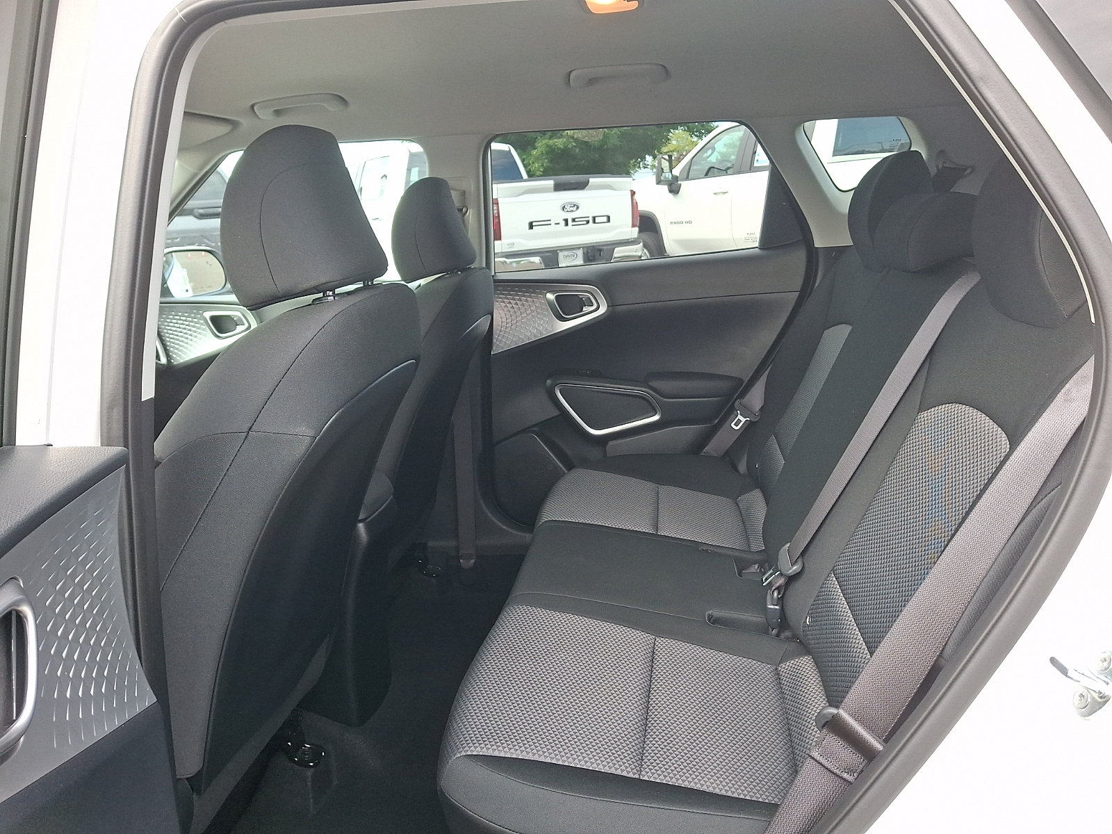 Used 2024 Kia Soul LX w/ LX Technology Package FWD image 10