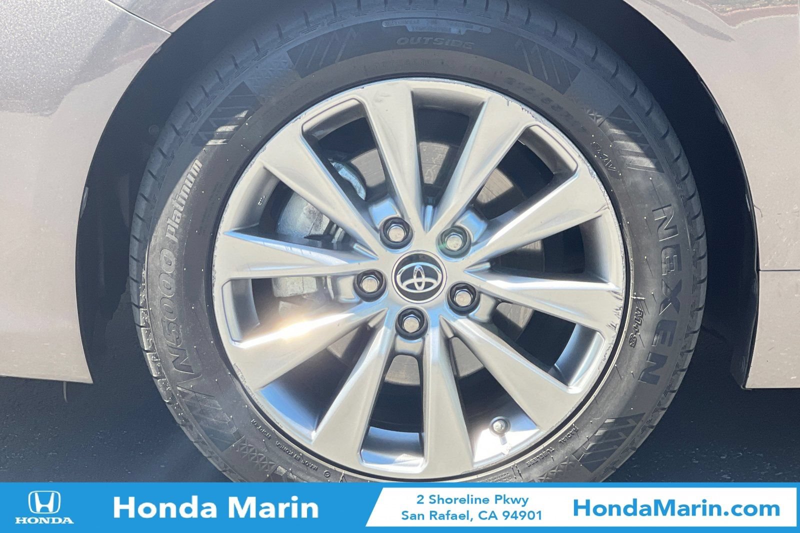Used 2015 Toyota Camry XLE w/ Moonroof Package FWD image 34