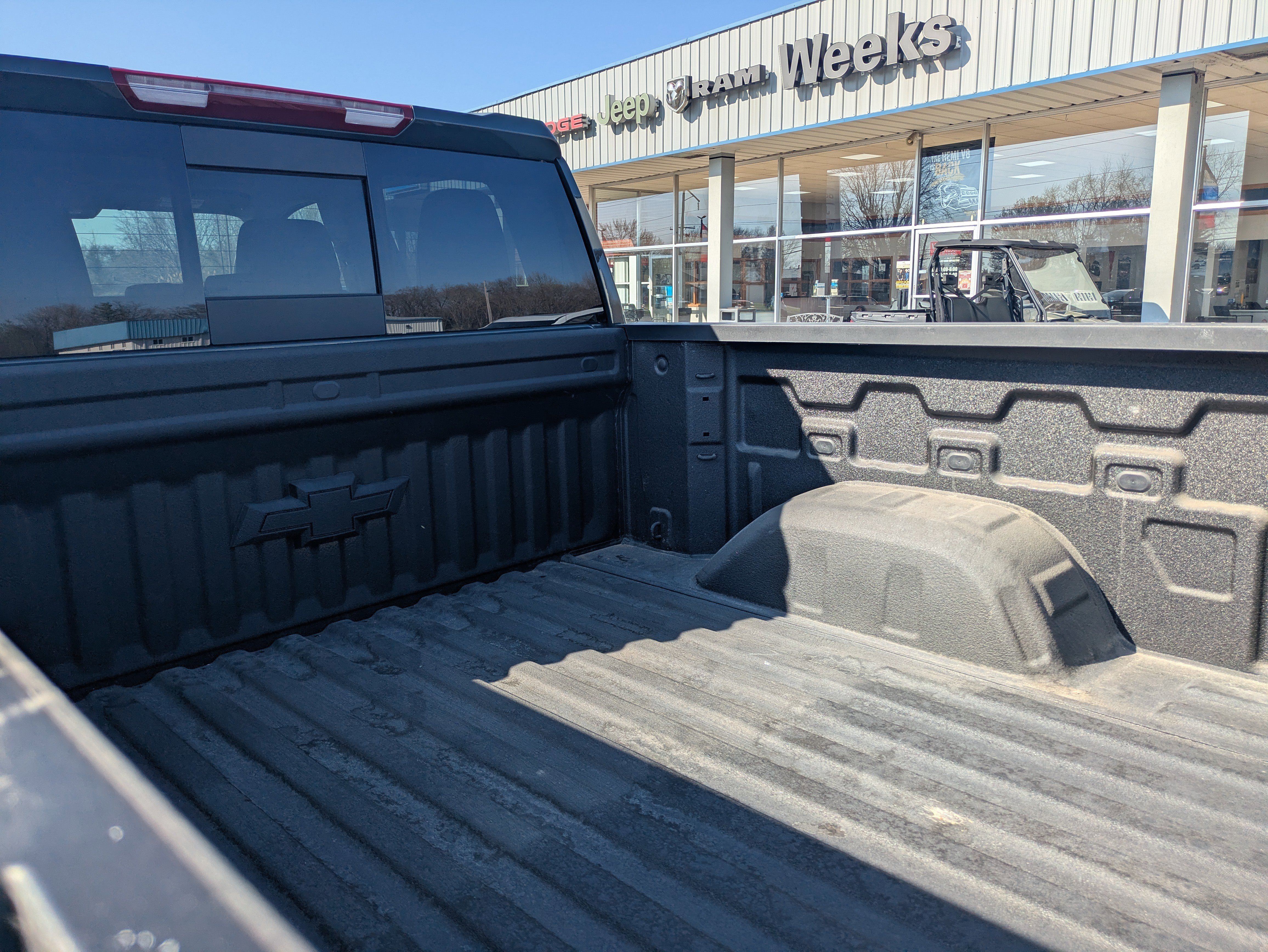 Used 2025 Chevrolet Silverado 1500 LTZ AWD/4WD image 8
