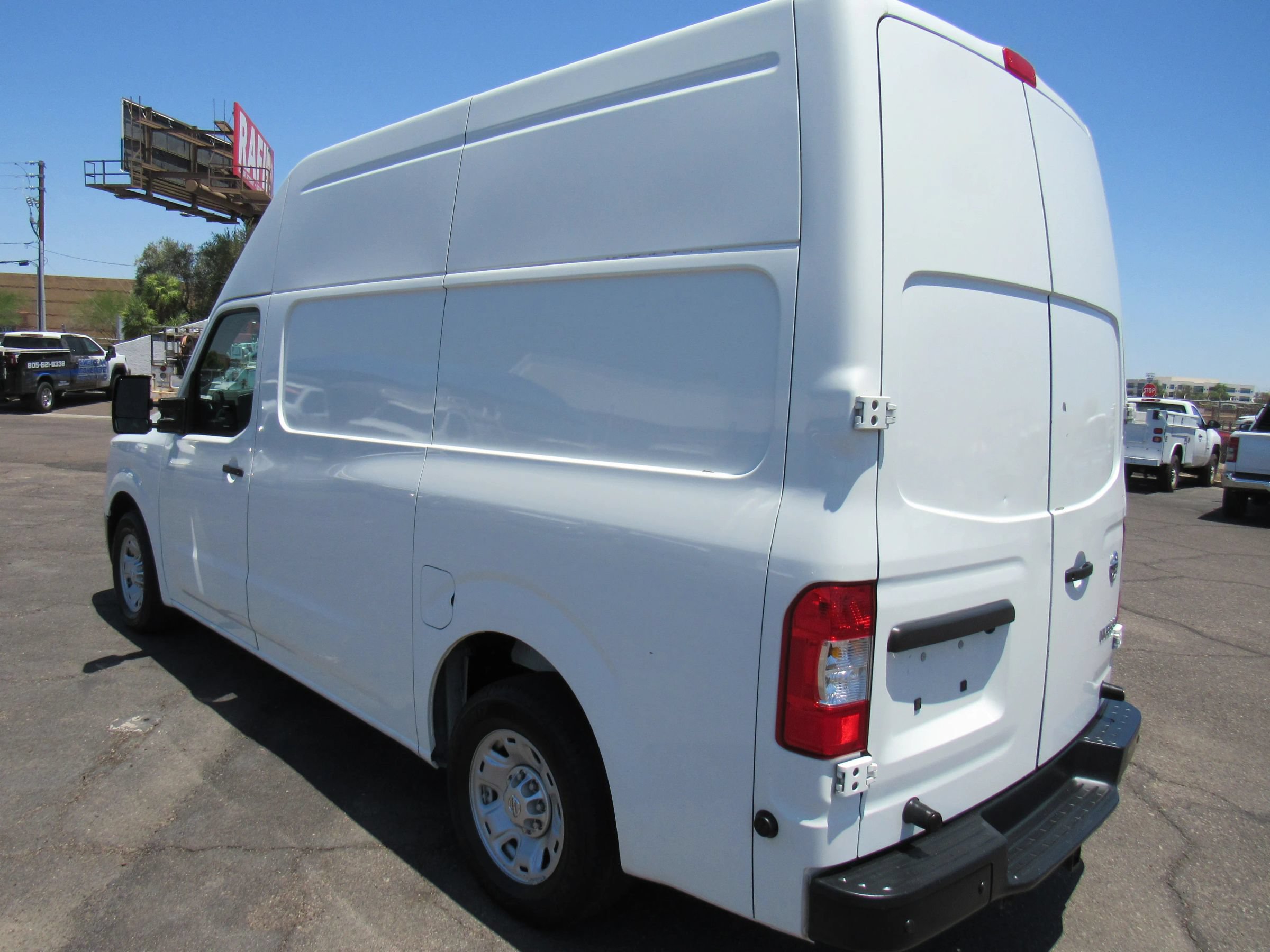 Used 2017 Nissan NV 3500 SV RWD image 8