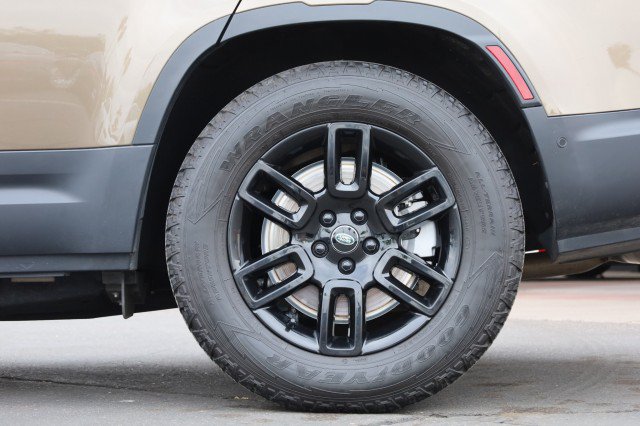 Used 2024 Land Rover Defender 130 S AWD/4WD image 59
