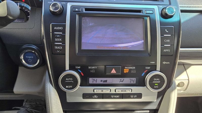Used 2012 Toyota Camry XLE w/ Leather Pkg FWD image 22