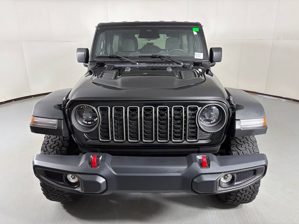 Used 2025 Jeep Wrangler Unlimited Rubicon AWD/4WD image 3