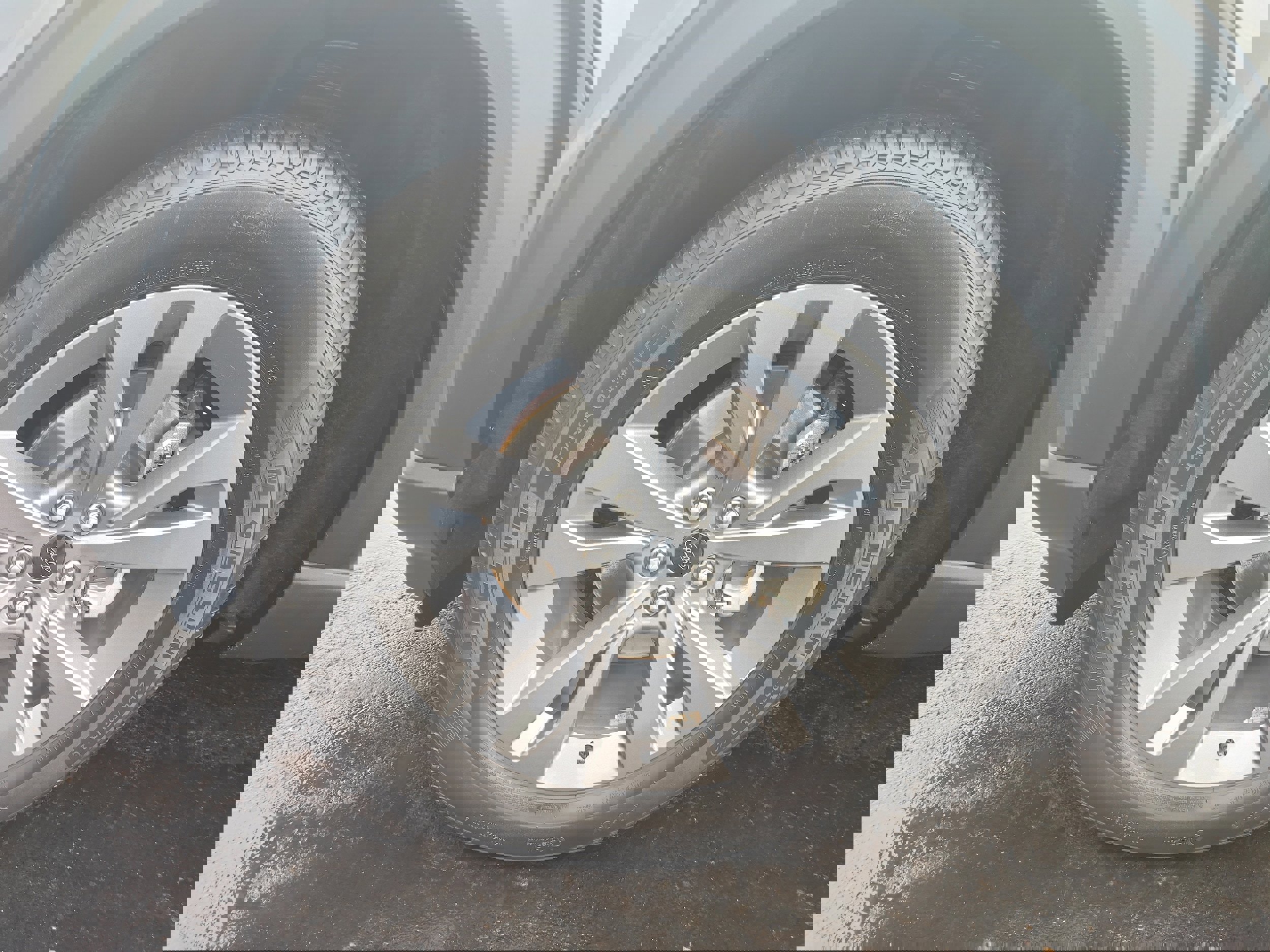 Used 2021 Ford Explorer XLT w/ Equipment Group 202A image 6