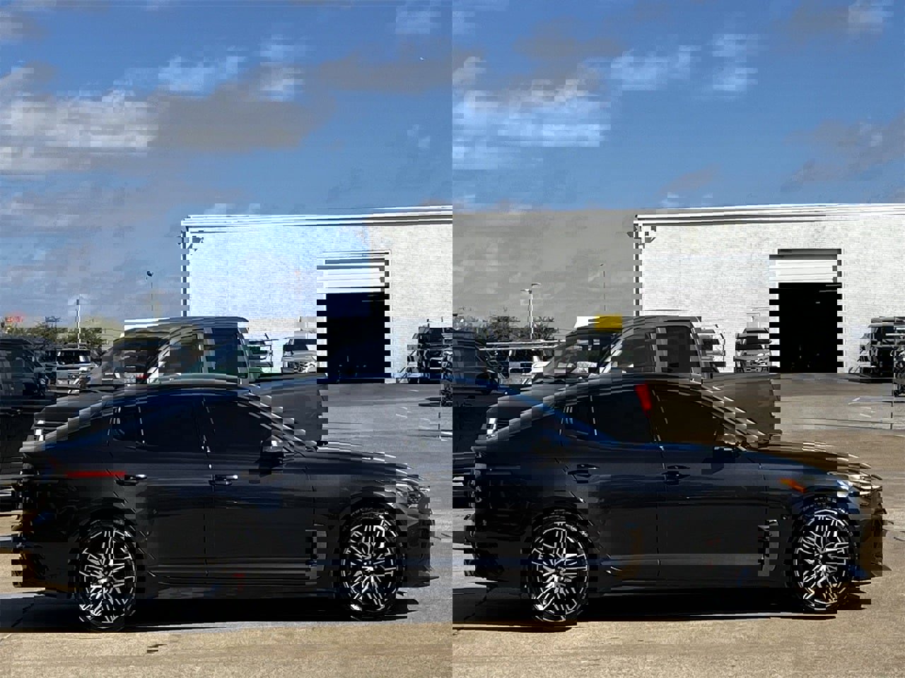 Used 2022 Kia Stinger GT1 image 3