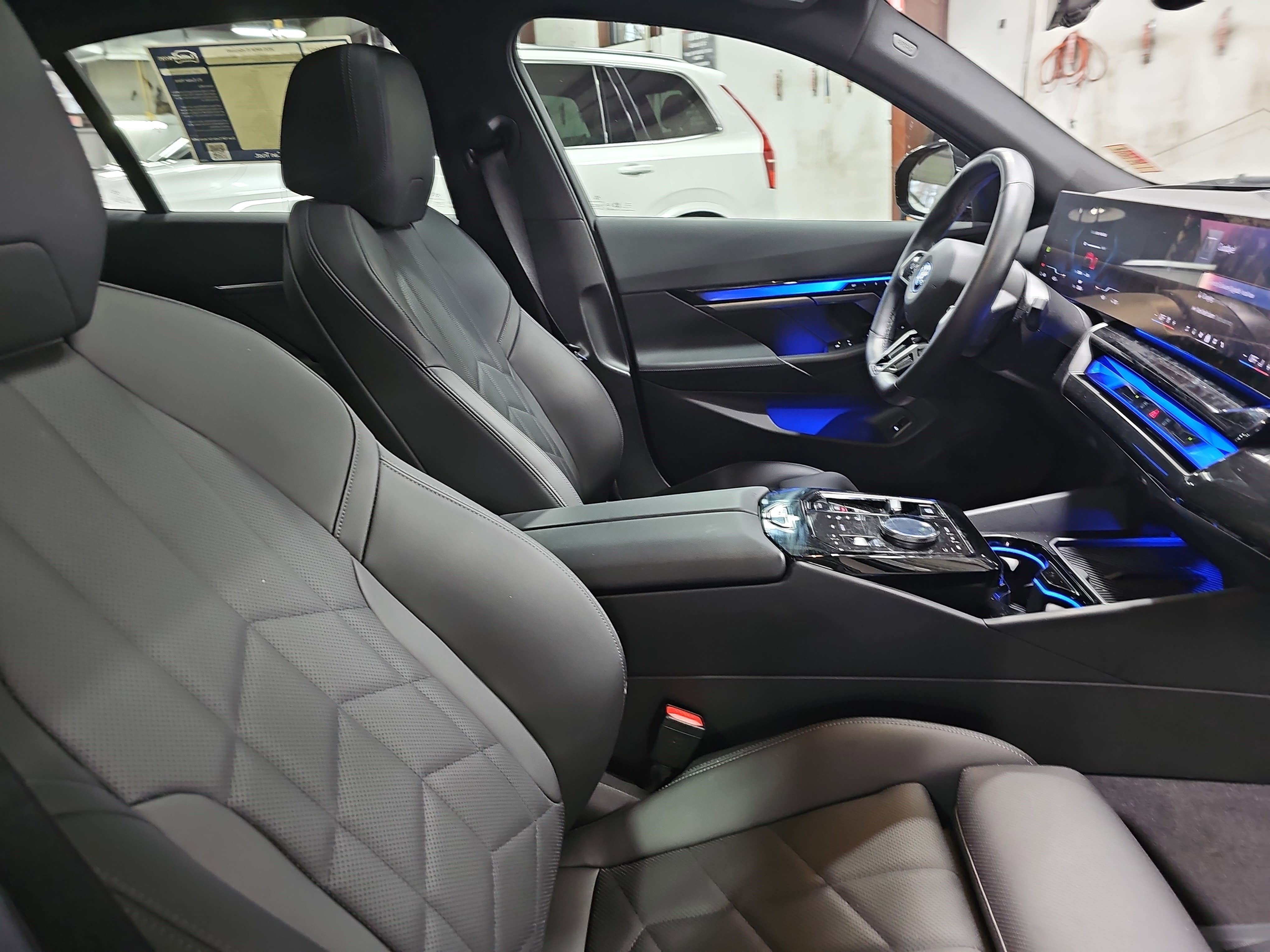 Certified 2025 BMW i5 eDrive40i w/ M Sport Package image 11